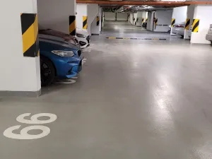 Pronájem garážového stání, Praha, Názovská, 18 m2