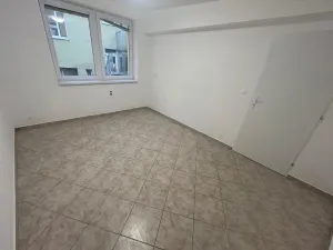 Pronájem bytu 3+1, Praha - Strašnice, Věšínova, 65 m2