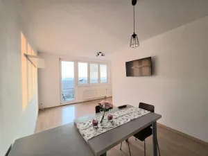 Prodej bytu 1+kk, Praha - Troja, Hnězdenská, 38 m2