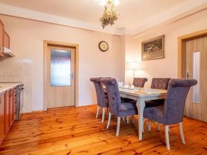 Prodej činžovního domu, Sadská, Husova, 306 m2