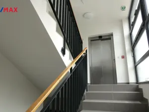 Pronájem bytu 2+kk, Hradec Králové - Nový Hradec Králové, Antonína Petrofa, 54 m2