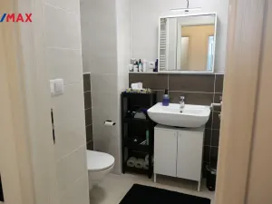 Pronájem bytu 2+kk, Hradec Králové - Nový Hradec Králové, Antonína Petrofa, 54 m2