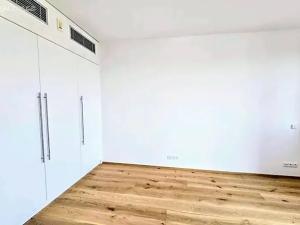 Pronájem bytu 3+kk, Praha, U Dívčích hradů, 123 m2