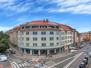 Pronájem kanceláře, Hradec Králové, třída Karla IV., 135 m2