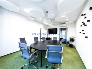 Pronájem kanceláře, Hradec Králové, třída Karla IV., 135 m2