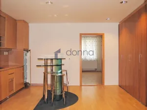 Pronájem kanceláře, Praha, Koldínova, 107 m2