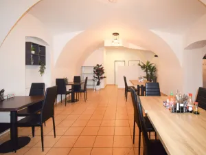 Pronájem restaurace, Dobřany, Náměstí T. G. M., 120 m2