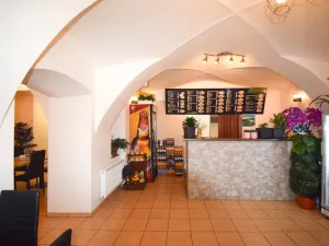 Pronájem restaurace, Dobřany, Náměstí T. G. M., 120 m2