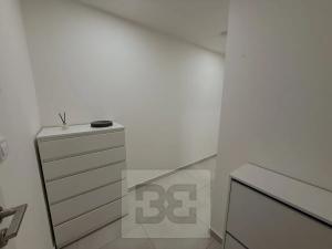 Pronájem bytu 2+kk, Praha - Vinohrady, Varšavská, 48 m2