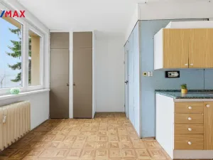 Prodej bytu 3+1, Karlovy Vary - Drahovice, Vítězná, 86 m2