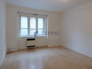 Pronájem bytu 1+kk, Praha, Za poštou, 30 m2