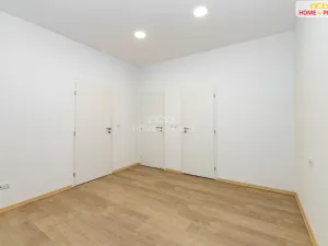 Prodej bytu 2+kk, Praha - Libeň, Novovysočanská, 37 m2