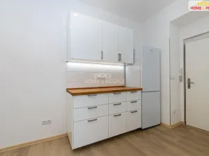 Prodej bytu 2+kk, Praha - Libeň, Novovysočanská, 37 m2