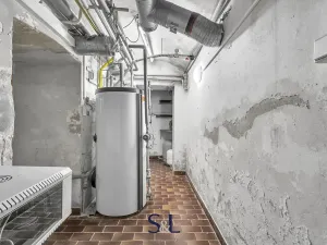 Prodej obchodního prostoru, Praha - Vysočany, Novovysočanská, 222 m2