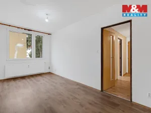 Prodej bytu 3+1, Žebrák, Sídliště, 70 m2