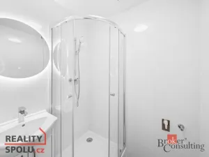 Pronájem bytu 1+1, Praha, Paprsková, 36 m2