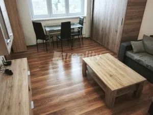 Pronájem bytu 2+1, Náměšť nad Oslavou, 55 m2