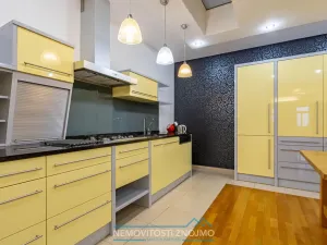 Pronájem atypického bytu, Znojmo, Horní náměstí, 260 m2