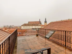 Pronájem atypického bytu, Znojmo, Horní náměstí, 260 m2