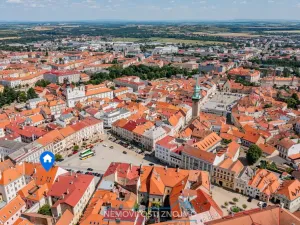 Pronájem atypického bytu, Znojmo, Horní náměstí, 260 m2