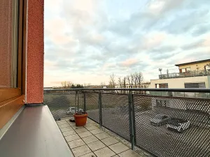 Pronájem bytu 2+kk, Praha, Tvrdonická, 48 m2