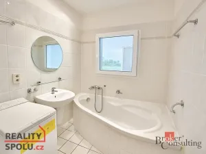 Pronájem bytu 2+1, Karlovy Vary - Drahovice, Boženy Němcové, 66 m2