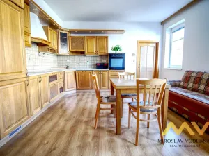 Pronájem bytu 2+kk, Hradec Králové, Československé armády, 58 m2