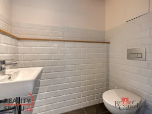 Pronájem bytu 2+kk, Praha - Vysočany, Kolbenova, 54 m2