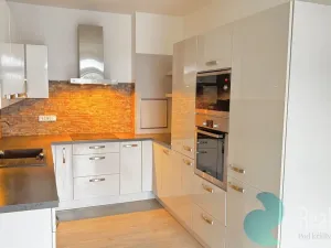 Pronájem bytu 2+1, Včelná, 79 m2