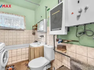 Prodej bytu 2+1, Chvaletice, 9. května, 53 m2