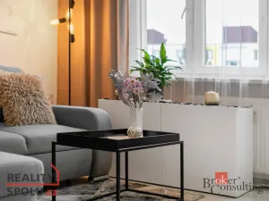 Prodej bytu 3+1, Plzeň - Skvrňany, Křimická, 68 m2