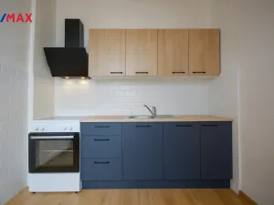 Prodej bytu 3+1, Pardubice - Ohrazenice, Marie Majerové, 74 m2