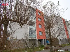 Prodej bytu 3+1, Pardubice - Ohrazenice, Marie Majerové, 74 m2