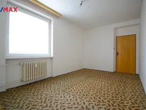 Prodej bytu 3+1, Pardubice - Ohrazenice, Marie Majerové, 74 m2