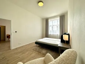 Pronájem bytu 3+kk, Praha, Zenklova, 58 m2