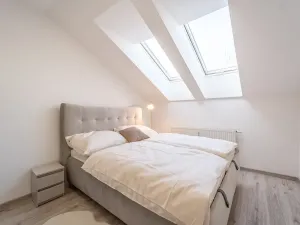 Pronájem bytu 2+kk, Praha - Libeň, Pod Labuťkou, 52 m2