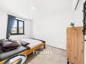 Prodej apartmánu, Perná, 205 m2