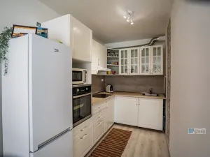 Prodej bytu 2+kk, Unhošť, U Parketárny, 60 m2