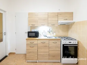 Pronájem bytu 1+1, Praha - Strašnice, Křenická, 35 m2