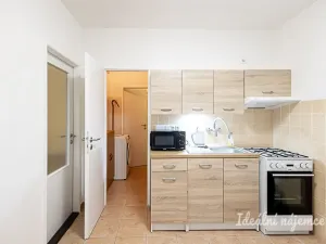 Pronájem bytu 1+1, Praha - Strašnice, Křenická, 35 m2