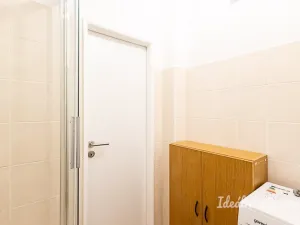 Pronájem bytu 1+1, Praha - Strašnice, Křenická, 35 m2