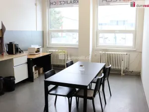 Pronájem kanceláře, Olomouc - Chválkovice, Libušina, 3276 m2