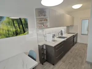 Prodej bytu 3+1, Praha, Livornská, 73 m2