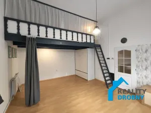 Prodej bytu 2+kk, Děčín, Sládkova, 52 m2
