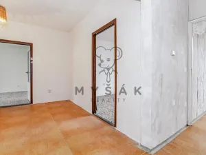 Prodej bytu 3+1, Horní Planá, Sídliště Míru, 71 m2