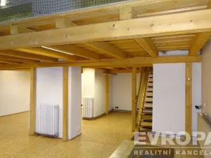 Pronájem obchodního prostoru, Liberec - Liberec III-Jeřáb, 1. máje, 190 m2
