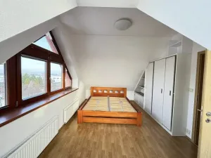 Pronájem bytu 3+kk, Praha - Kolovraty, 100 m2
