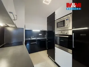 Pronájem bytu 2+kk, Praha - Hloubětín, Nademlejnská, 49 m2