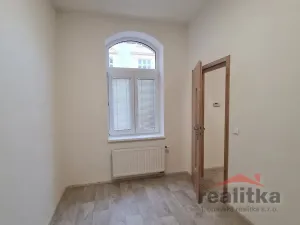 Pronájem bytu 1+1, Opava - Předměstí, Husova, 30 m2