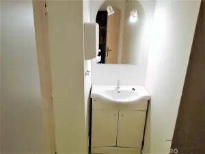 Pronájem komerční nemovitosti, Slaný, Kynského, 30 m2